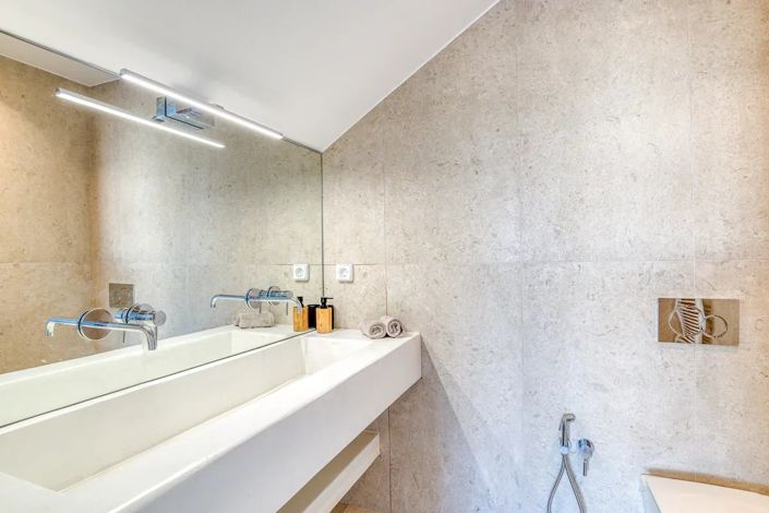 Image No.8-6 Bed Villa for sale