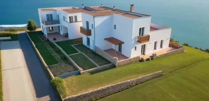 Image No.8-6 Bed House for sale