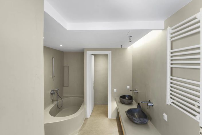 Image No.24-4 Bed House for sale