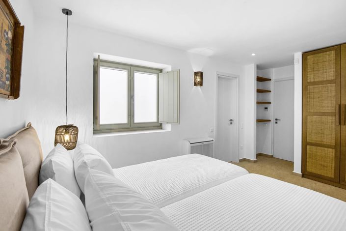 Image No.20-4 Bed House for sale