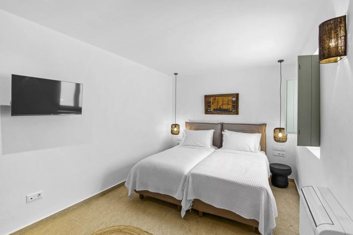 Image No.21-4 Bed House for sale