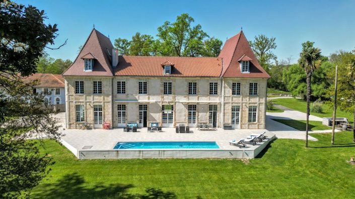 Image No.1-11 Bed Chateaux for sale