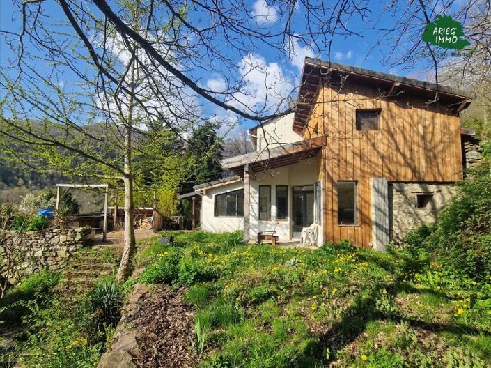 Image No.1-4 Bed House for sale