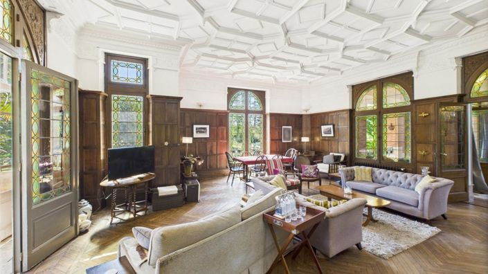 Image No.1-8 Bed Chateaux for sale