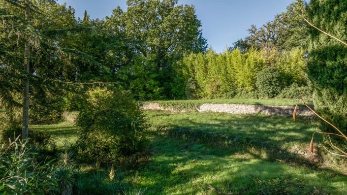 Image No.12-5 Bed Property for sale