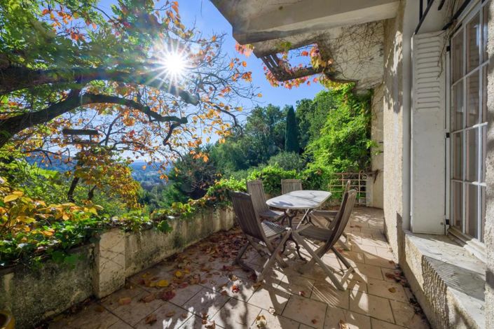 Image No.6-5 Bed Property for sale