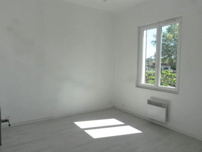 Image No.7-2 Bed Villa for sale