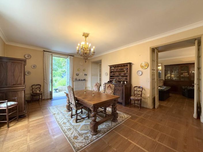 Image No.11-5 Bed House for sale