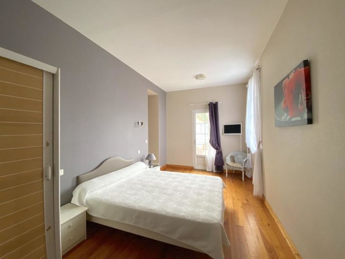 Image No.15-20 Bed House for sale