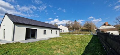 1 - Ydes, Property