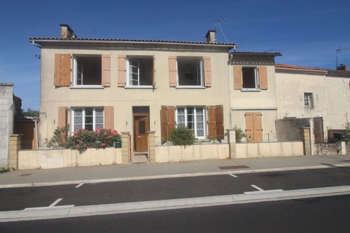Image No.1-4 Bed Property for sale