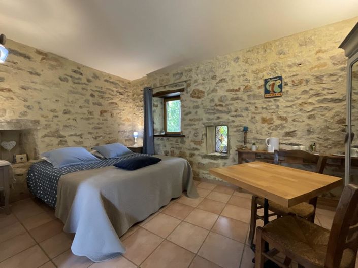 Image No.10-12 Bed House for sale