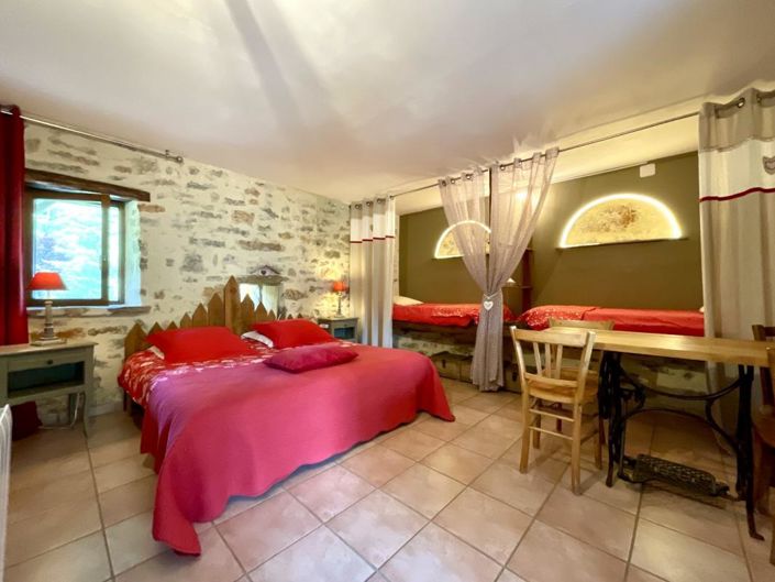 Image No.7-12 Bed House for sale