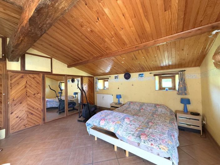 Image No.10-8 Bed House for sale