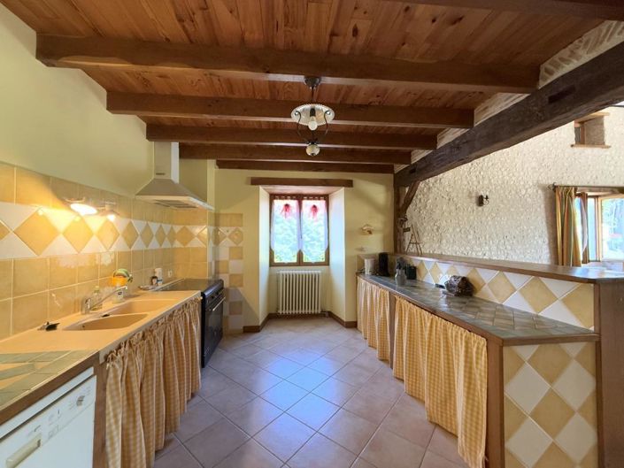 Image No.20-8 Bed House for sale