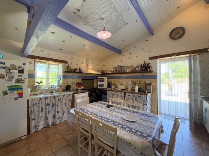 Image No.7-8 Bed House for sale