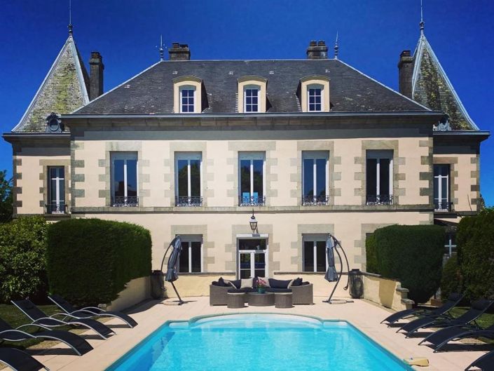 Image No.1-8 Bed Chateaux for sale