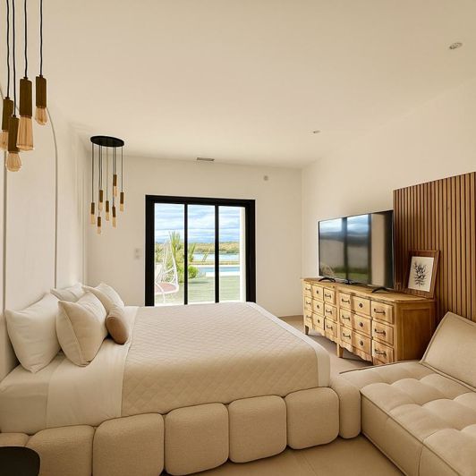 Image No.12-5 Bed Property for sale