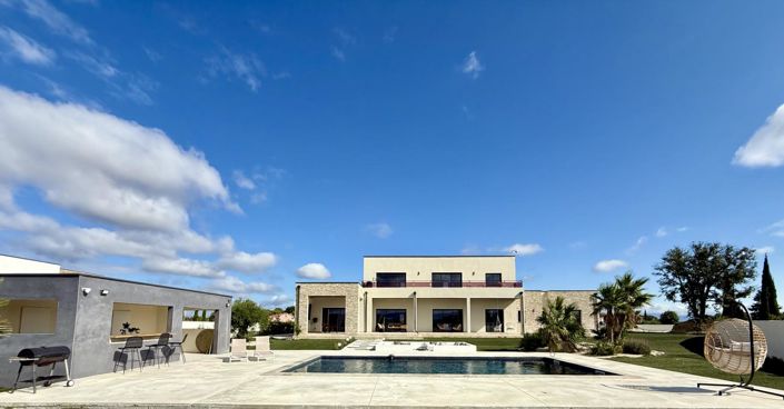 Image No.3-5 Bed Property for sale