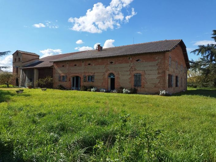 Image No.1-6 Bed Property for sale