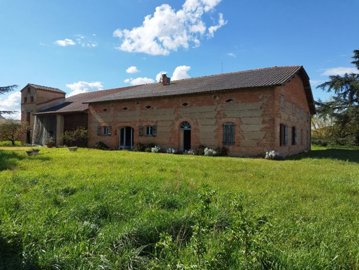 1 - Montauban, Property