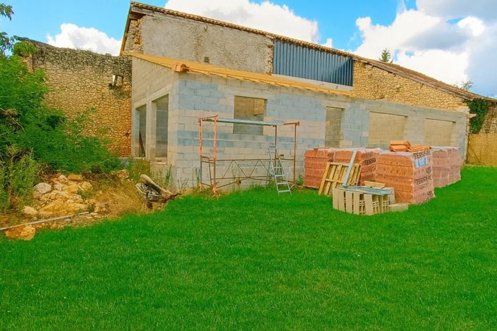Image No.1-2 Bed House for sale