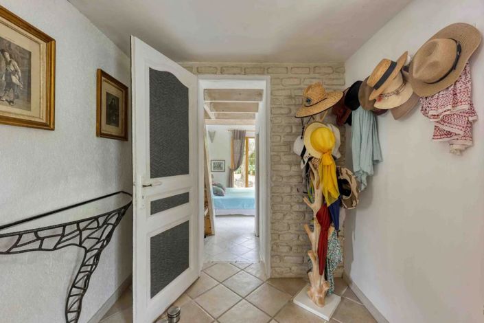 Image No.10-5 Bed House for sale