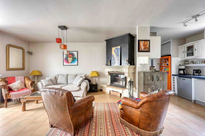 Image No.12-5 Bed House for sale