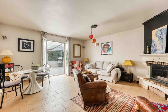 Image No.13-5 Bed House for sale