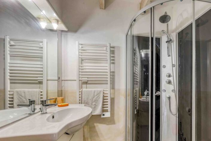 Image No.16-5 Bed House for sale