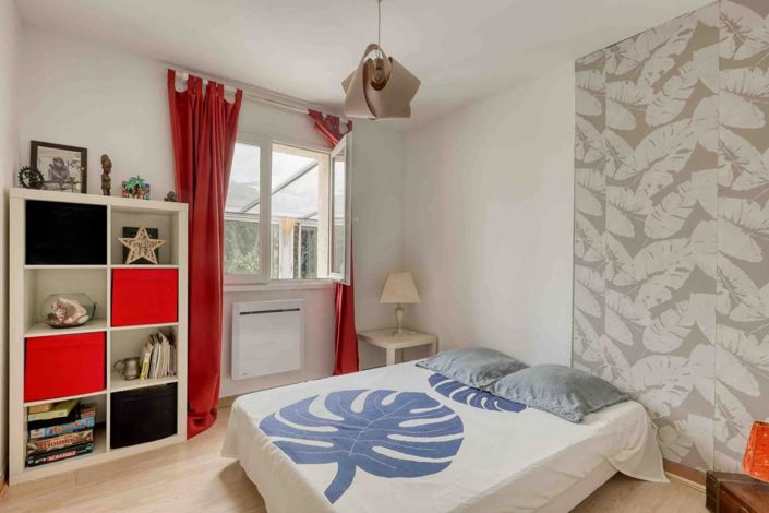 Image No.18-5 Bed House for sale