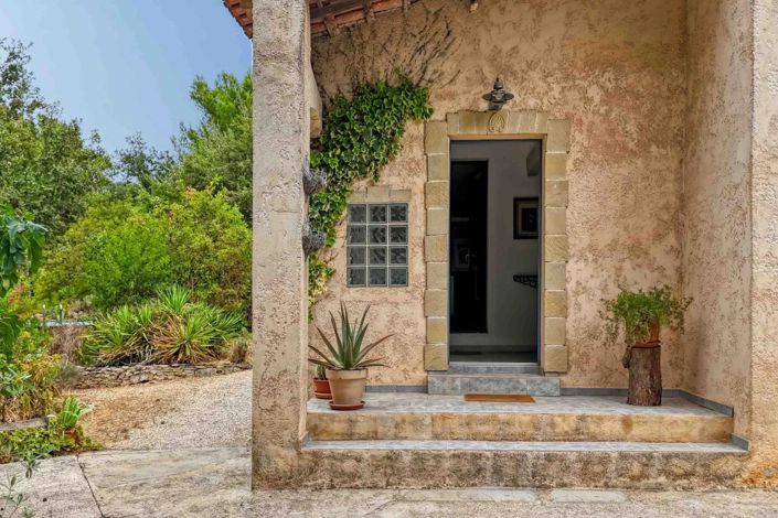 Image No.2-5 Bed House for sale