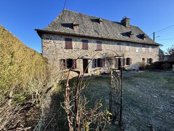 1 - Roannes-Saint-Mary, Property