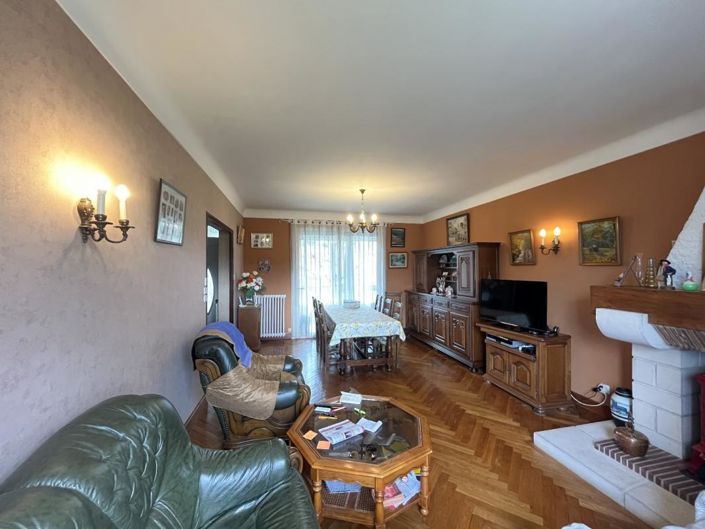 Image No.15-4 Bed Property for sale