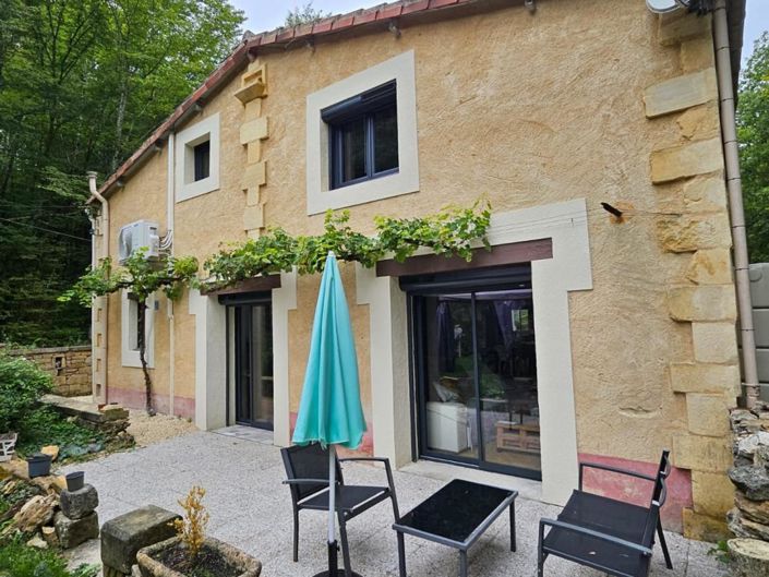 Image No.1-4 Bed Property for sale