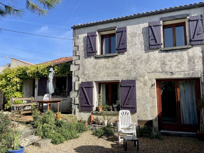 Image No.1-5 Bed Property for sale