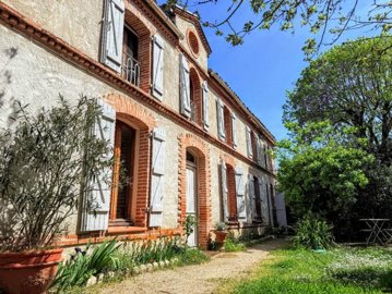 1 - Montauban, Property