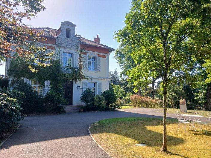 Image No.1-7 Bed House for sale