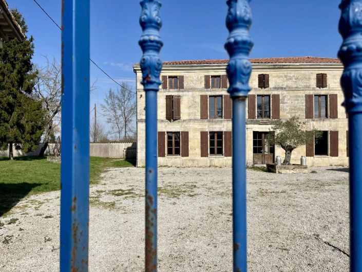 Image No.1-7 Bed House for sale