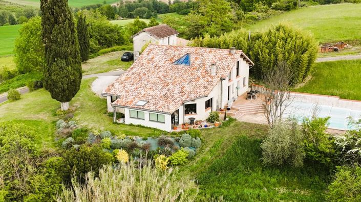 Image No.1-5 Bed Property for sale