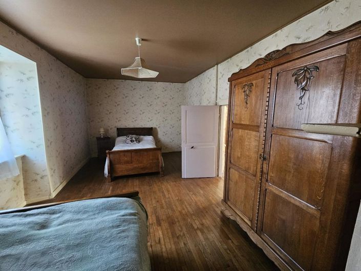 Image No.14-4 Bed Property for sale