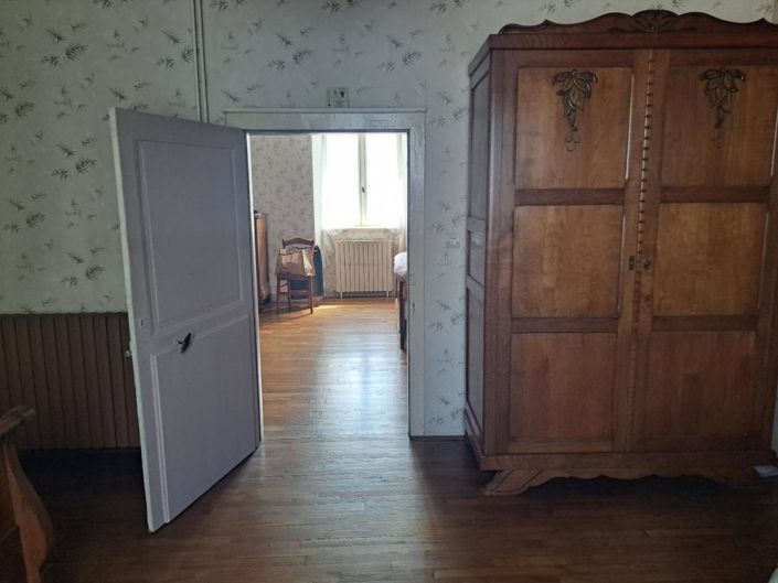 Image No.16-4 Bed Property for sale