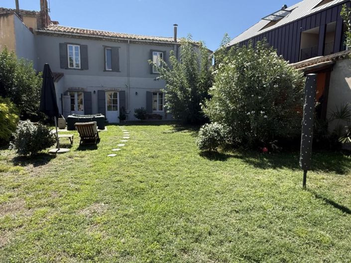 Image No.18-5 Bed Property for sale