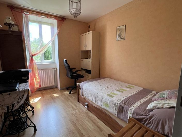 Image No.10-3 Bed House for sale