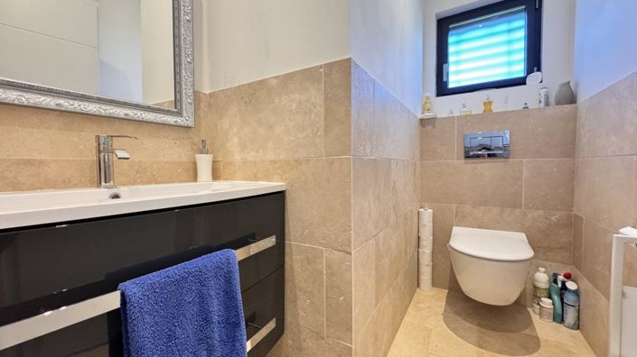 Image No.17-4 Bed House for sale