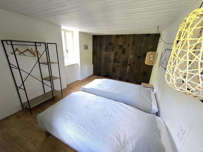 Image No.12-5 Bed Property for sale