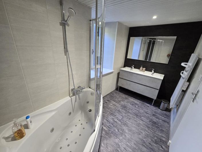 Image No.13-5 Bed Property for sale