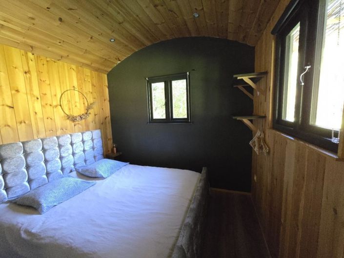 Image No.19-5 Bed Property for sale