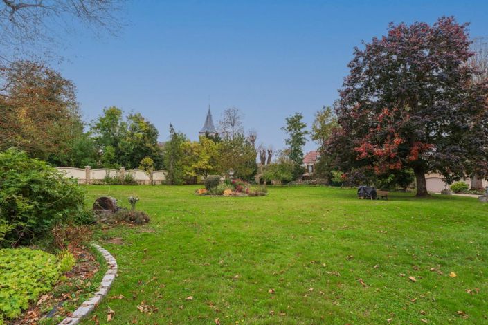 Image No.3-15 Bed Property for sale