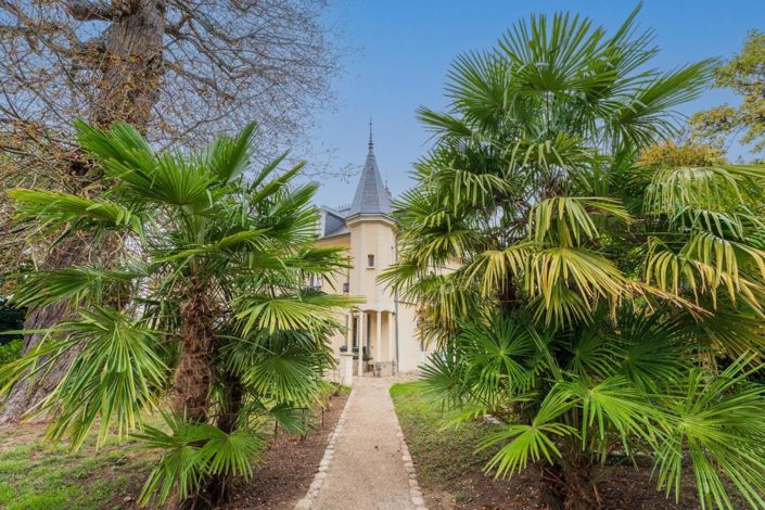 Image No.4-15 Bed Property for sale